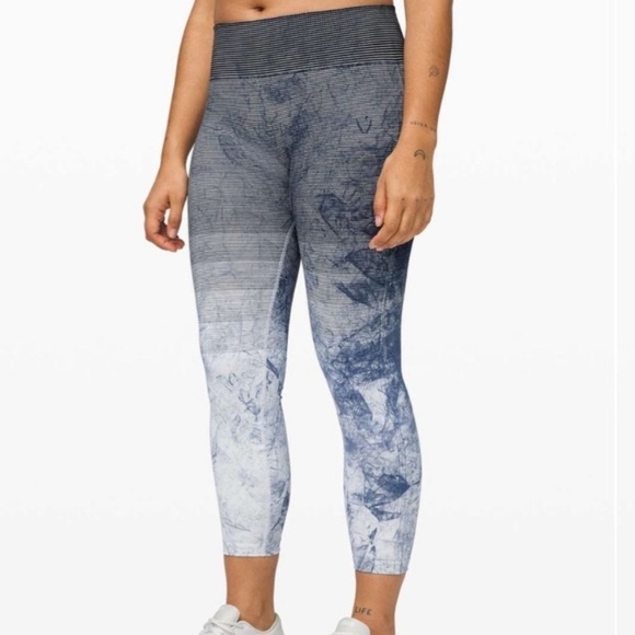 Lululemon Ebb To Train Tight Luna White Black Wash Leggings Size 2 - Picture 12 of 12